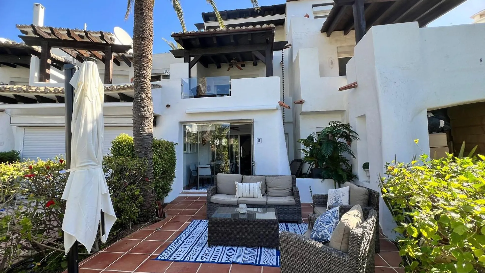 Townhouse Beachfront In Costalita Estepona