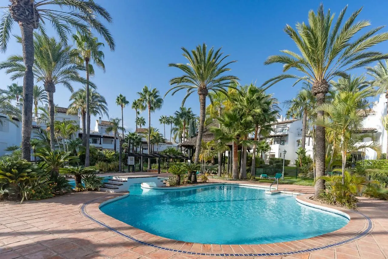 Townhouse Beachfront In Costalita Estepona